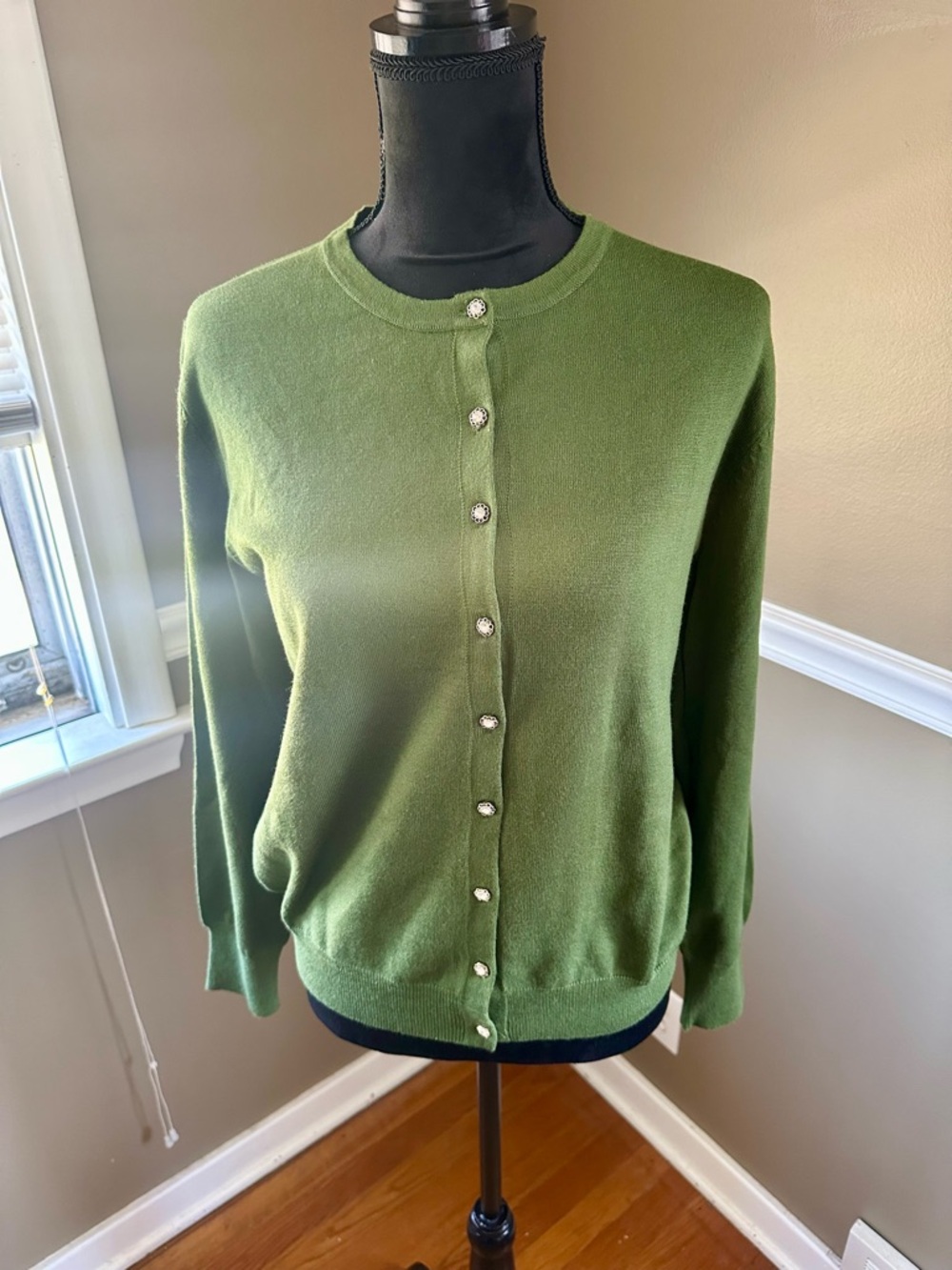 Gorgeous Green Women's Crewneck Button Cardigan Sweater
